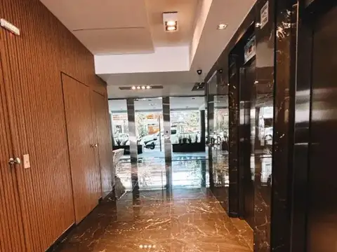 Dante 100, Piso 1