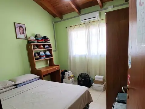 Casa 2 dormitorios con patio y parrilla, Oro Verde