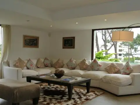 Alquiler temporario de casa de 5 dormitorios - Playa Brava