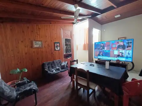Departamento  Dúplex de  2 dormitorios, pasillo