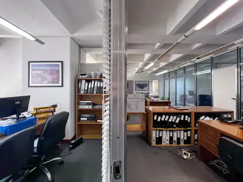 Oficina Monoambiente con 5 baños