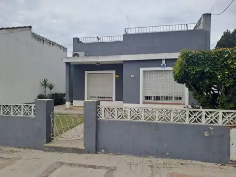 CASA EN ZONA RESIDENCIAL DE LOMAS DE ZAMORA