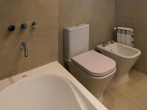 Av. del Valle al 2700 - 2 dorm "A"