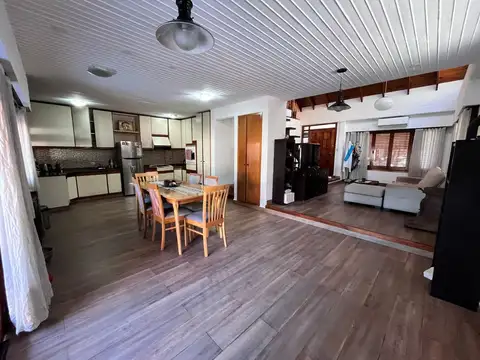 Excelente casa de 4 ambientes en Venta en San Andrés