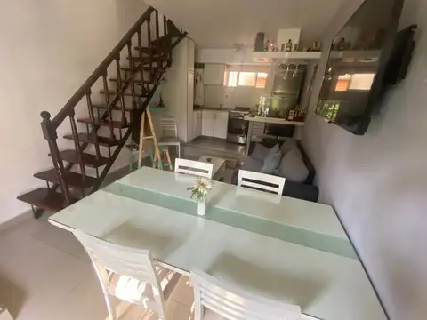 Depto Tipo Casa en Venta de 4 ambientes