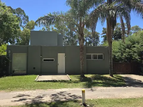 Barrio Los 3 Coniles, Presidente Derqui, Provincia de Buenos Aires, Argentina