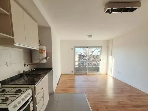 Venta Luis Agote Monoambiente , balcón al frente. Esquina. Amenities ,quincho y parrillero.