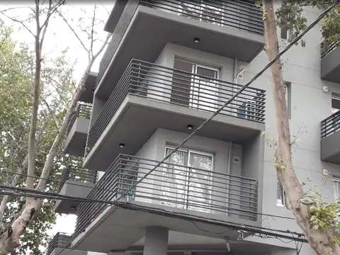 Venta Luis Agote Monoambiente , balcón al frente. Esquina. Amenities ,quincho y parrillero.