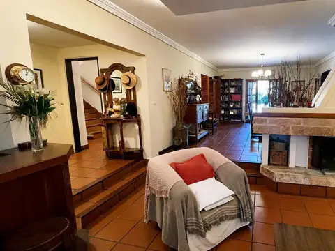 Casa 4 ambientes con 4 baños