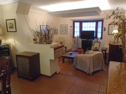 Casa en Venta en Olivos Maipú/Uzal, USD 450.000