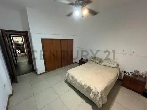 Antonio Aberastain 4000, Piso 0