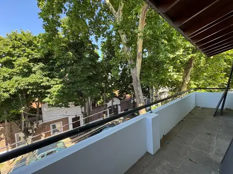 Triplex en alquiler en Martinez, Bogotá 900. 3 dormitorios.