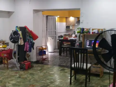 Casa 4 ambientes con 1 baño