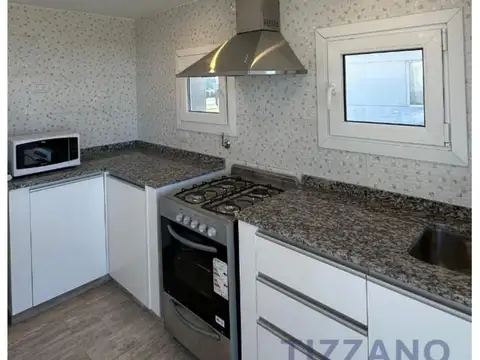 Casa en Alquiler con 4 cocheras