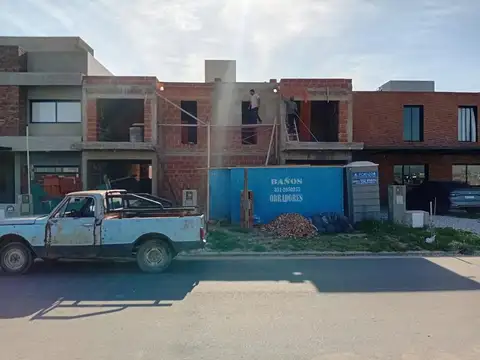 DUPLEX A ESTRENAR 3 DORMITORIOS 2 BAÑOS COLINAS MANANTIALES 