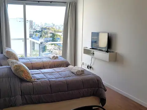 Guatemala 4500 piso 8 Frente con Balcon