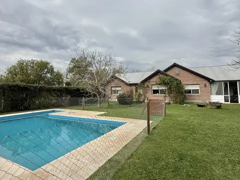 Casa 5 ambientes con 2 baños
