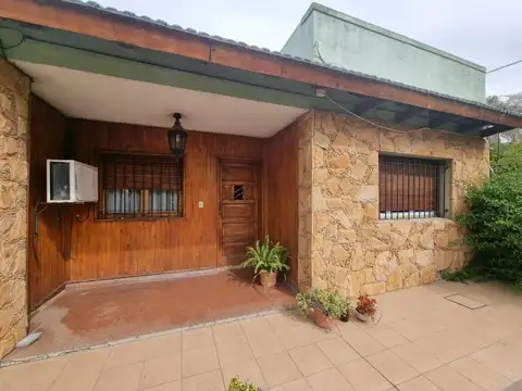 Casa en Venta en Luis Guillon, USD 135.000