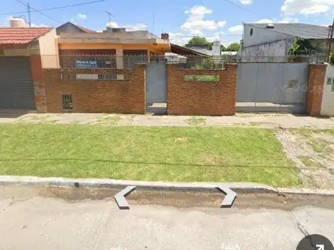 VIVIENDA UNIFAMILIAR CON LOCAL