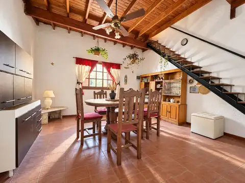 CASA 4 AMB VILLA LURO PATIO/COCHERA A REFACCIONAR