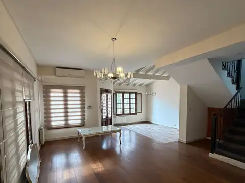 Casa 6 ambientes con 3 baños