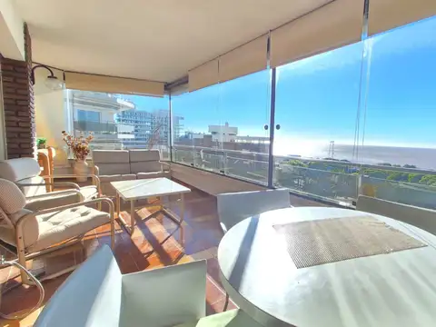 LOCATION  SUPER,  EDIFICIO EMBLEMATICO: TORREMOLINOS