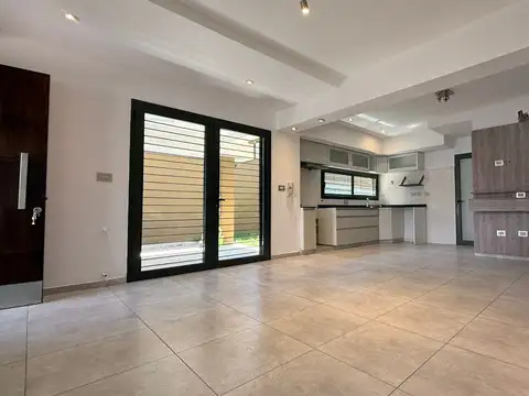 Departamento Duplex en venta 2 dormitorios cochera doble y patio