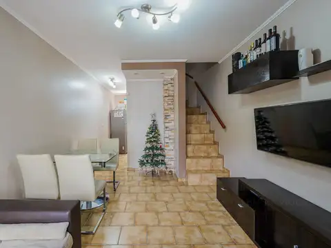 Depto Tipo Casa en Venta con 1 cocheras