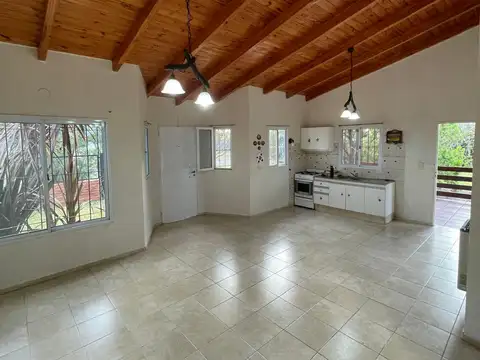 SE ALQUILA CASA UN DORMITORIO EN FUNES