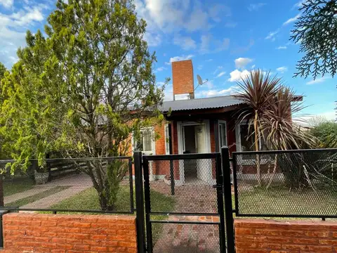 Casa en Alquiler en Funes Town, $ 900.000