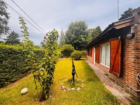 Casa en Venta con 2 cocheras