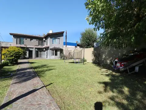 CASA EN VENTA 3 AMBIENTES/ DE VICENZO GRANDE