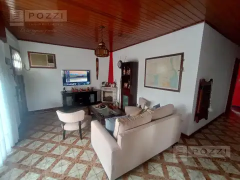 Casa 5 ambientes con 1 baño