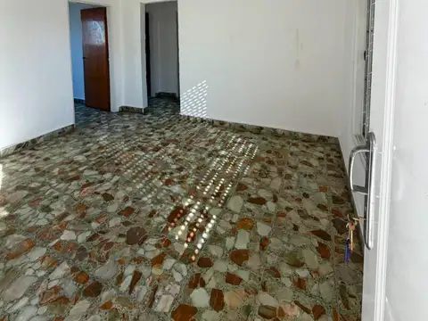 Juan Del Campillo 2800, Piso 1