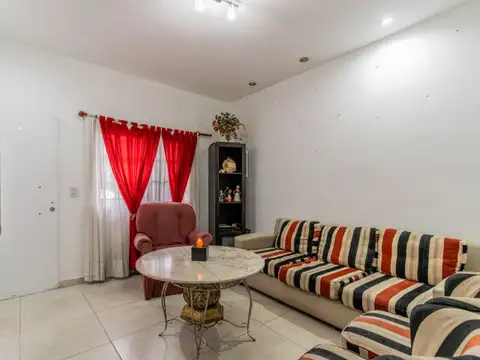 Depto Tipo Casa en Venta de 4 ambientes