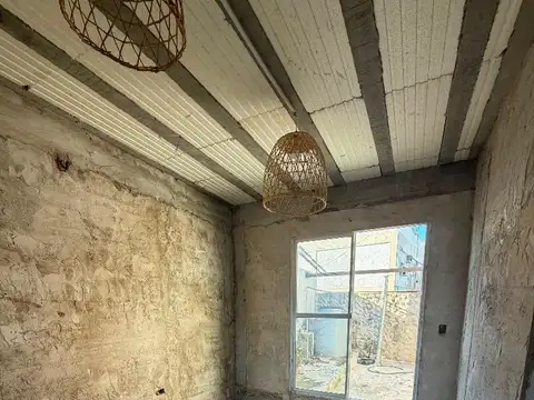 Depto Tipo Casa en Alquiler en Villa Luzuriaga, $ 550.000