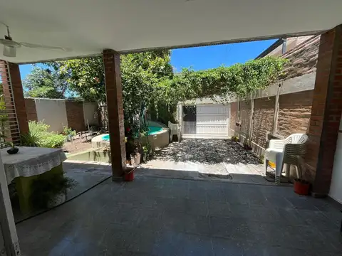 Pasaje Roberto Fontanarrosa 900