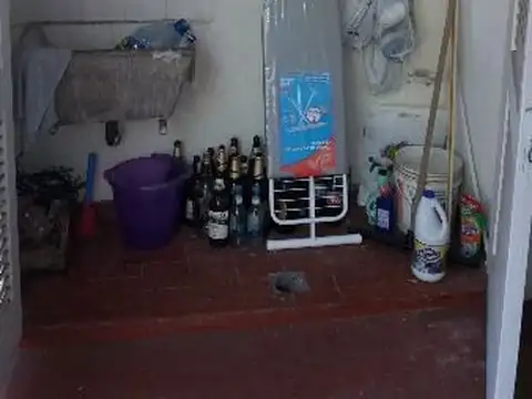 Amplio monoambiente con balcon terraza