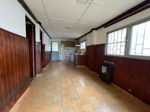 Casa 3 ambientes con 1 baño