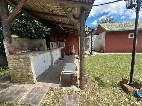 Casa 5 ambientes con 3 baños