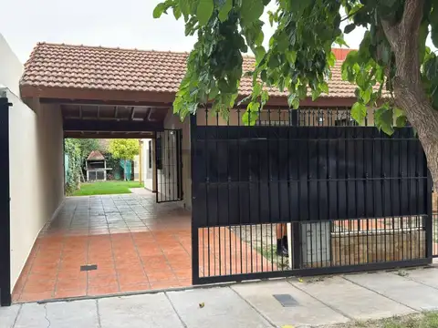 Venta de Casa. Barrio Altos de Drumond. Lujan. Mendoza.
