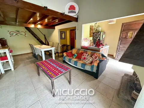 Casa en Venta con 2 cocheras