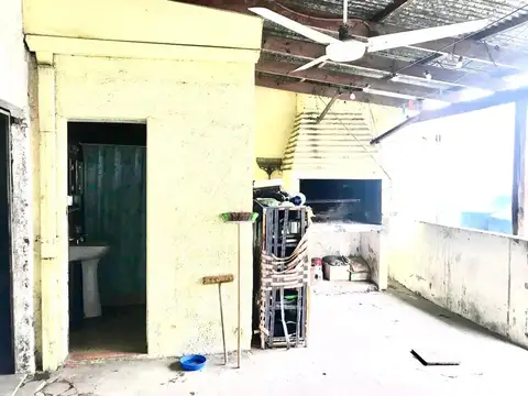 Casa 4 ambientes con 1 baño