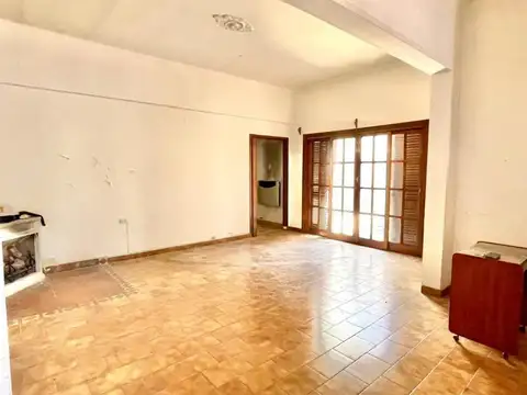 Fasola 100, Piso PB