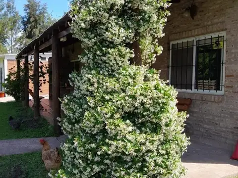 Casa en Venta con 2 cocheras