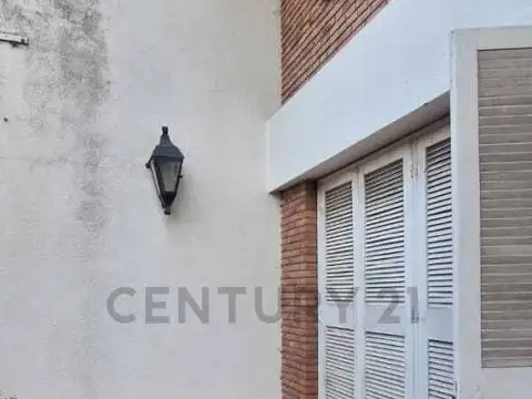 Casa en Venta con 4 cocheras