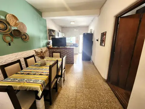   RETASADA   CASA 5 AMB. + DPTO 2 AMB., 8,66 X 29 C/PILETA