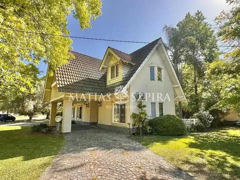 Casa en Venta con 1 cochera