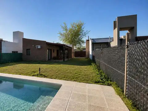 Casa en venta en Tierra de Sueños 3 – Roldán | 1 dormitorio, pileta Apta Credito