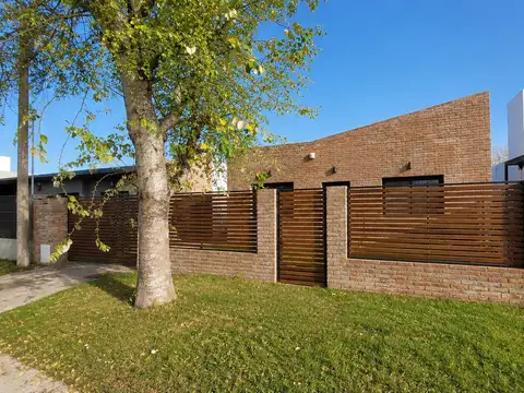 Casa en Venta en Roldan, San Lorenzo
